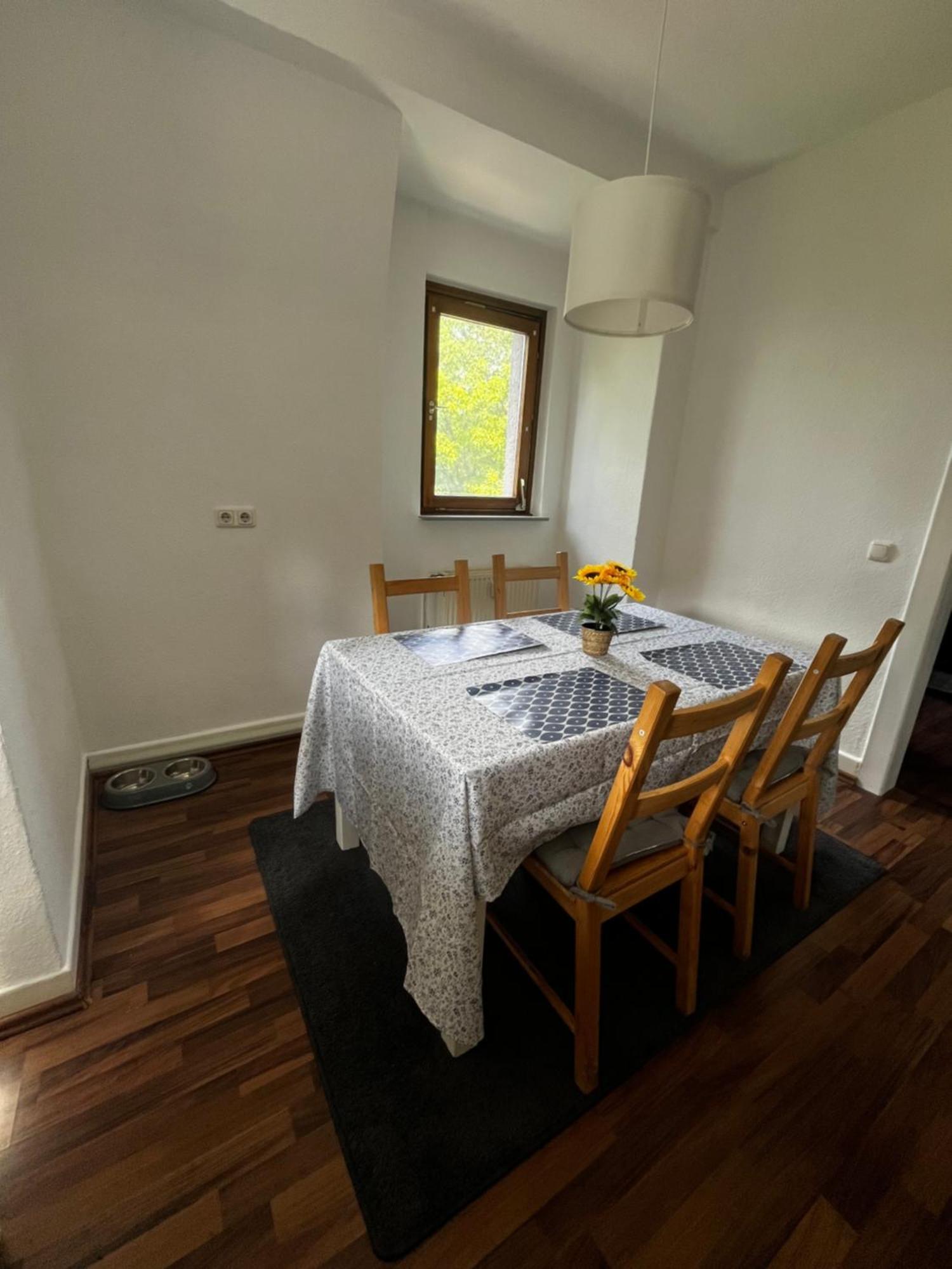 Idyllisch Wohnen An Der Ruhr Apartment Hattingen Bagian luar foto
